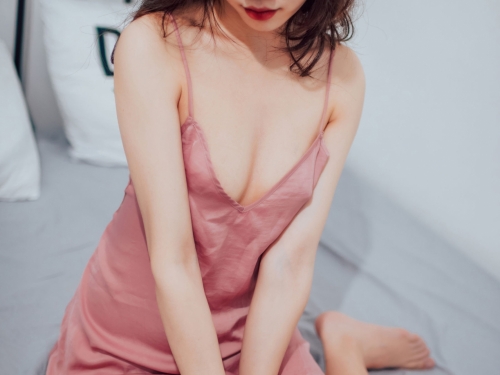 [兔玩映畫] - 裸腳趾與深溝搭配