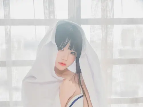 櫻桃喵 《白襯衫雙馬尾》