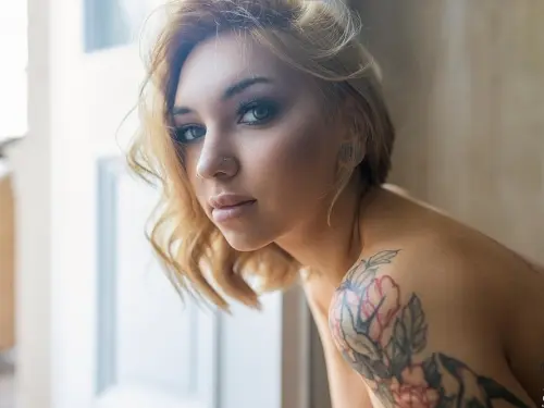【Suicide Girls】Jan 03, 2025 - Roxylove - Golden Princess