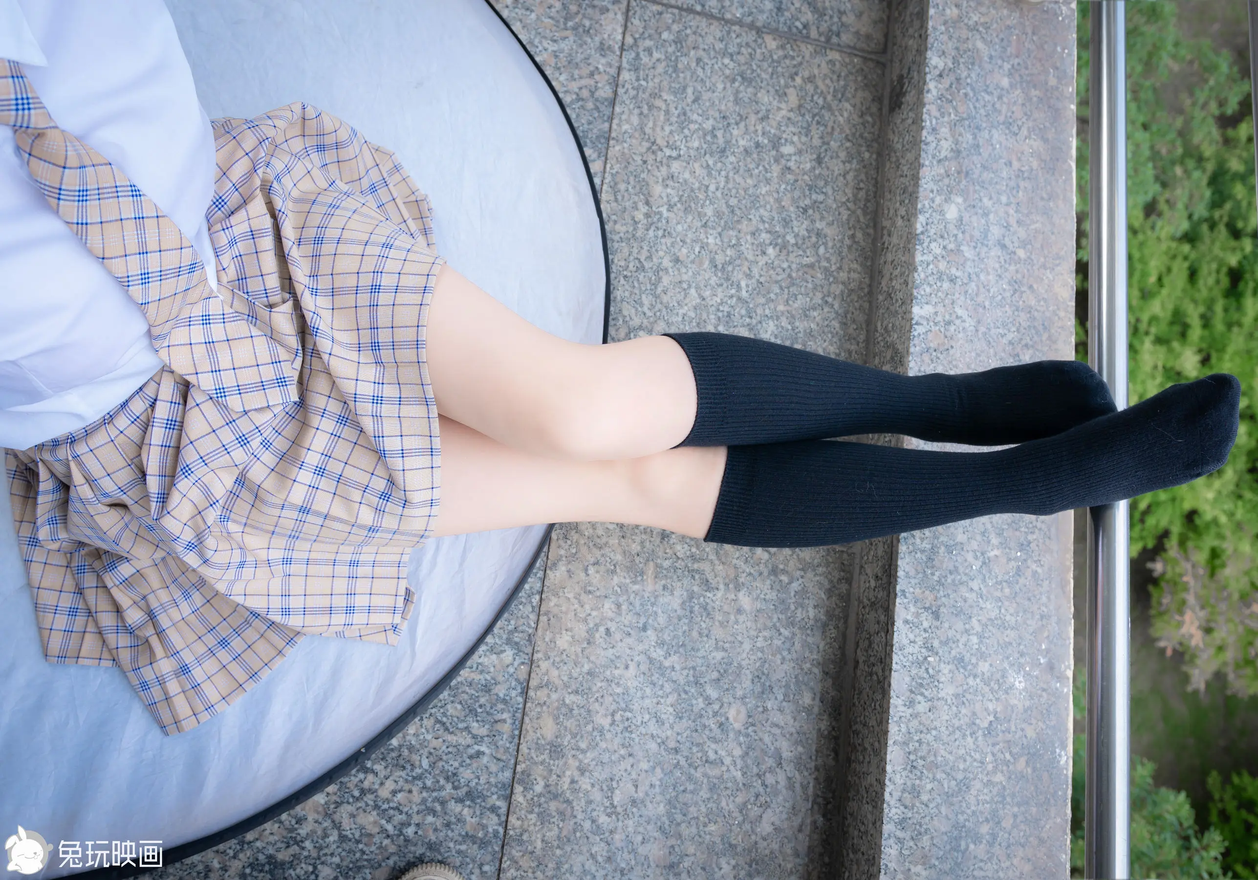 [兔玩映畫] - 走廊外的JK