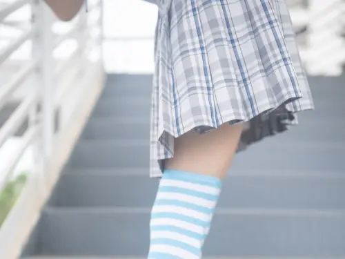 [兔玩映畫] - 藍白條紋襪