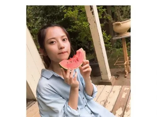 一起吃西瓜 桃月なしこ 可愛顏值 好想收服她 !