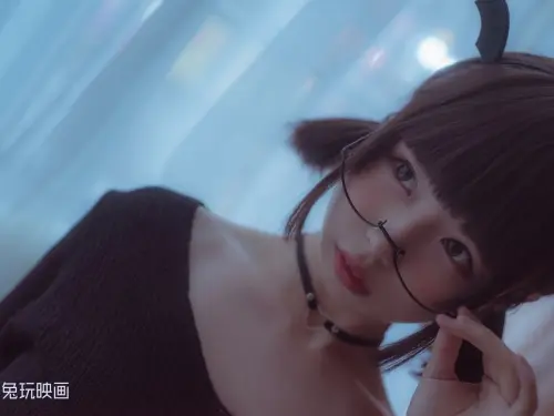 [兔玩映畫] - 草莓與惡魔女孩