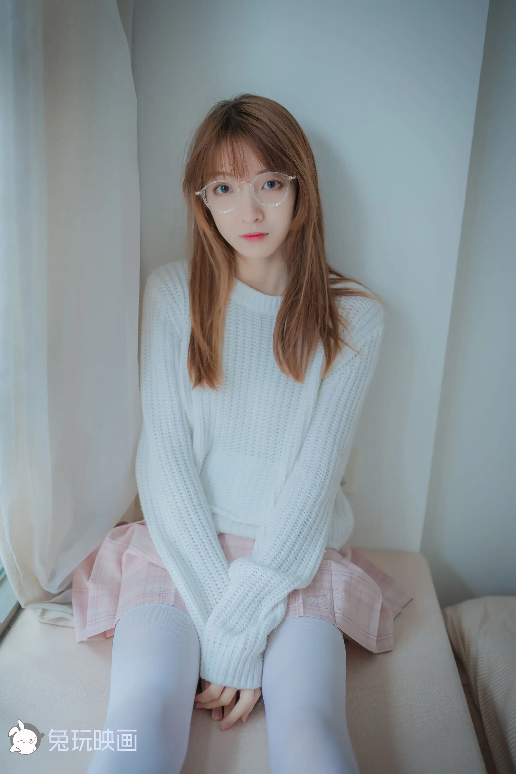 [兔玩映畫] - 粉格裙的眼鏡娘