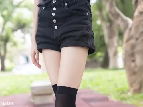 [兔玩映畫] - 黑牛仔熱褲的領域