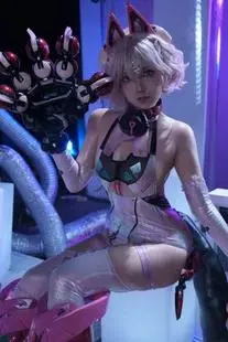 Cosplay 小和甜酒 交错战线绯俐