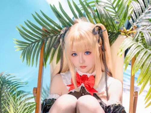 Coser小姐姐星之遲遲瑪麗蘿絲皮衣泳裝主題性感黑色皮質高叉連體衣配黑絲襪秀美腿誘惑...