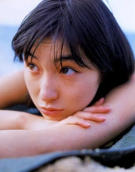 Ngọc nữ Nhật Bản xin lỗi, thừa nhận ngoại tình