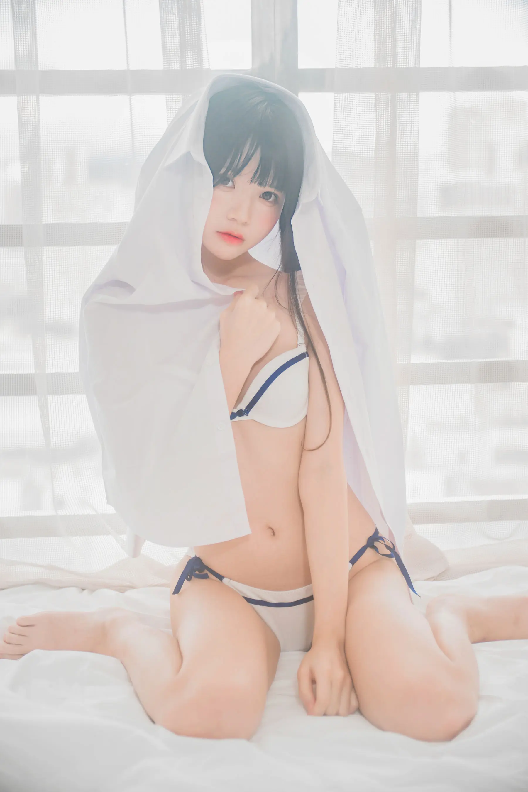 櫻桃喵 《白襯衫雙馬尾》