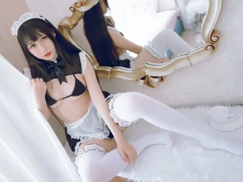 Bu Dai Mao 不呆貓 - Bikini Maid 比基尼女仆