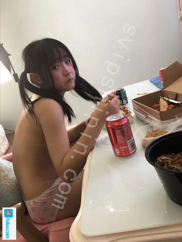 漿果兒《公園露出》（西萌工作室）