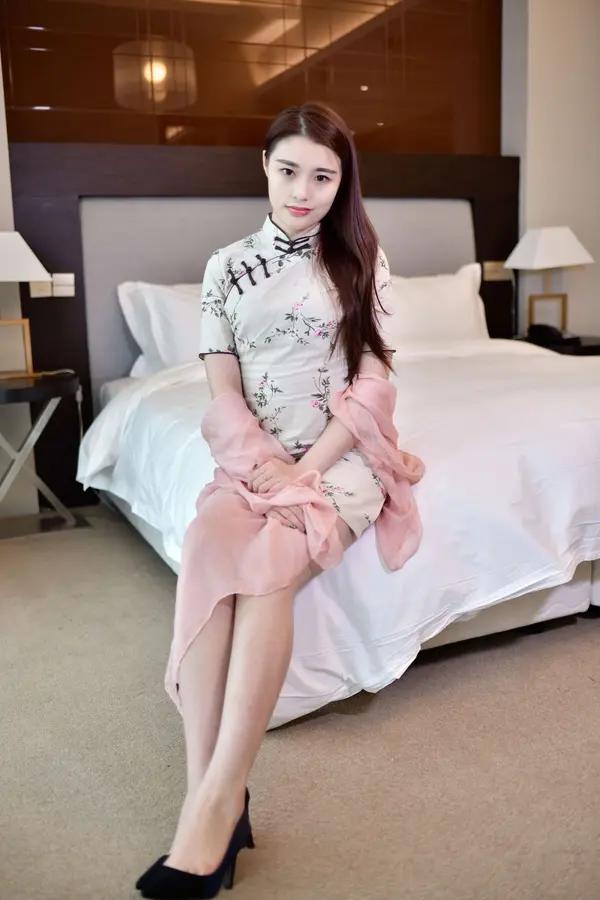 國模冰冰大尺度人體私拍套圖（2017-12-30）