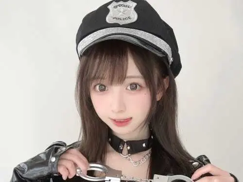 【YAMI （ヤミ）】
