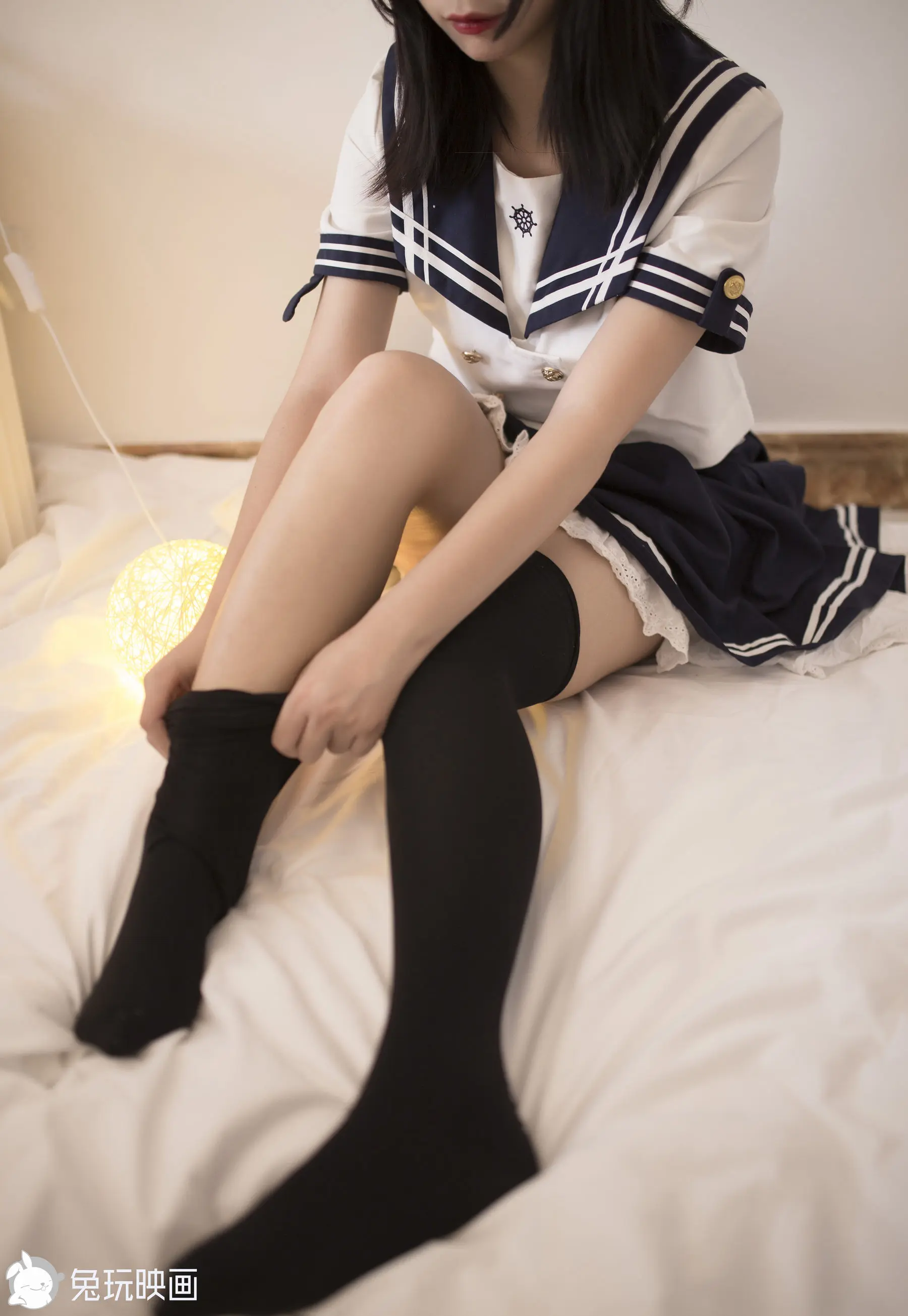 [兔玩映畫] - 穿膝上襪性感的瞬間
