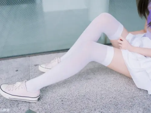 [兔玩映畫] - 紫T小長腿