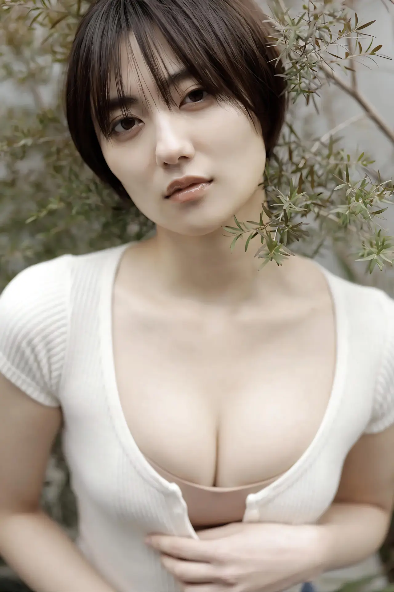 [奧山かずさ] 氣質與性感兼具 白嫩美體不藏了