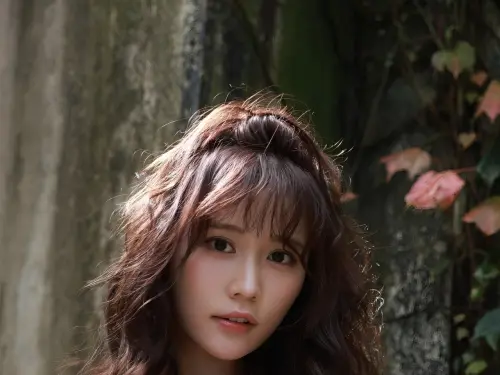 [小日向ゆか] 誘人美胸大膽露出 震憾全場