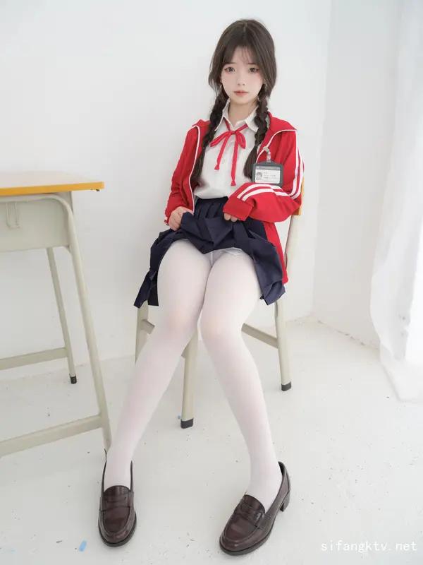 奶昔《紅色校服》