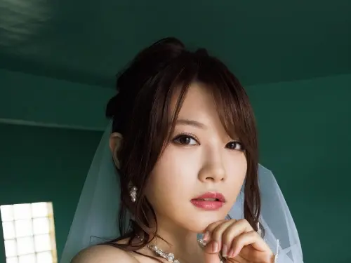 [相沢みなみ] 展現女人性感 白嫩美體一覽無遺