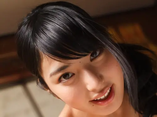 [由愛可奈] 無辜感大眼超誘人 白嫩乳袋形狀全顯現