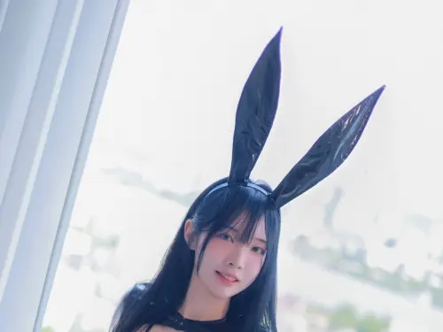 [Rinaモモリナ] 兔女郎飽滿凸起身材讓人看了直呼過癮