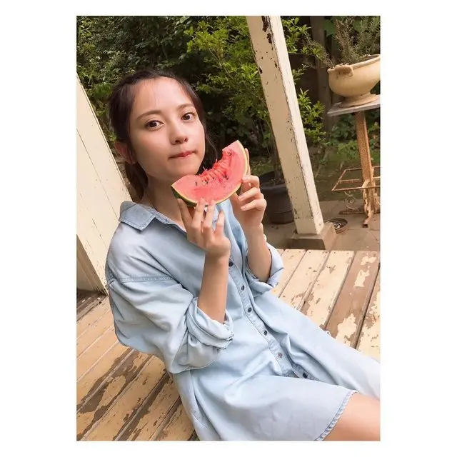 一起吃西瓜 桃月なしこ 可愛顏值 好想收服她 !