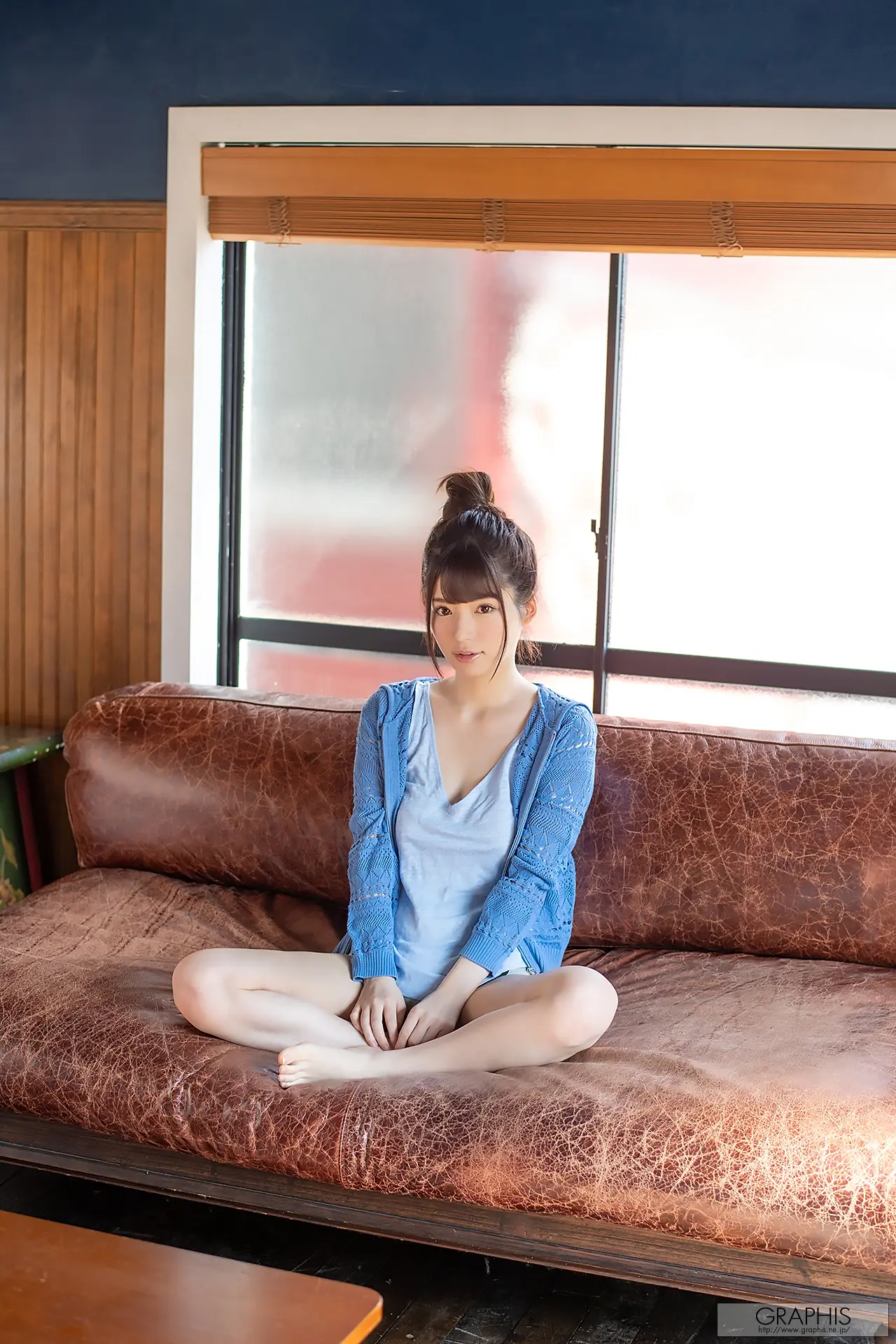 桜羽のどか Olhos Claros 2