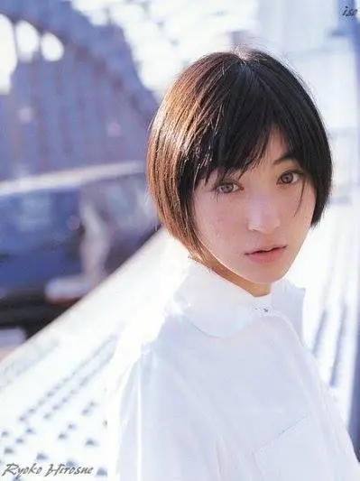 Ngọc nữ Nhật Bản xin lỗi, thừa nhận ngoại tình