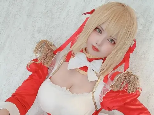 Uri - Nero maid